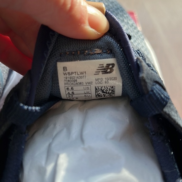 New Balance Fresh Foam Sneaker - Picture 4 of 6